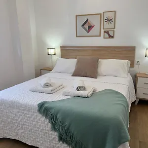 apartamento-en-centro-de-nerja-cerca-de-la-playa.hotelsinnerja.org/